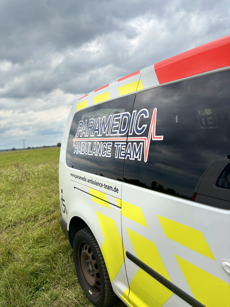 ParaMedic Spezialfahrzeug für Rückholungen